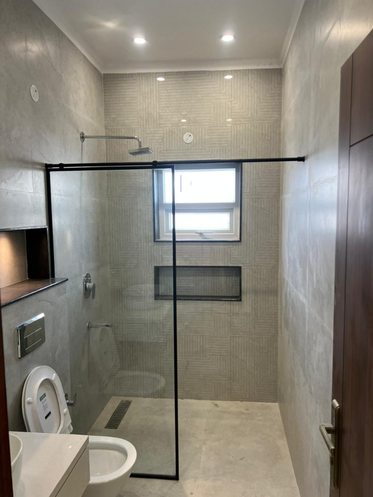 Premium Villa Bathroom